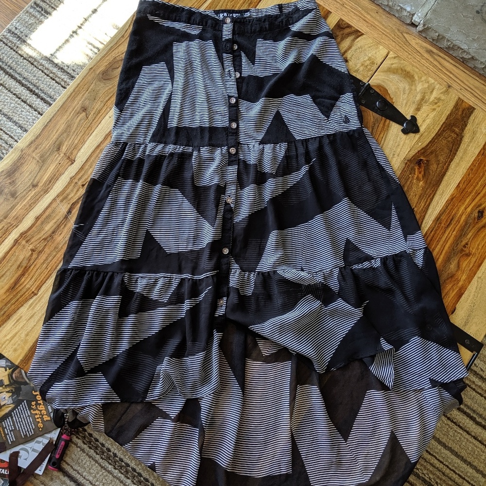 Volcom Flowy boho hi low  tiered skirt